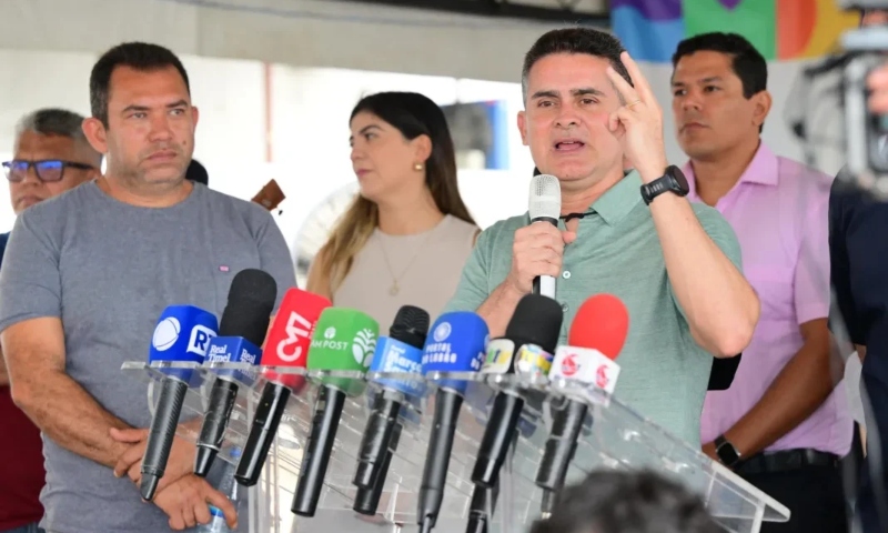 “Manaus precisa de recursos, não de deputados inúteis”, diz prefeito David Almeida; veja vídeo