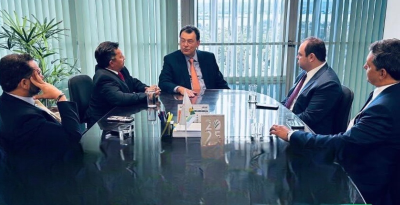 Bastidores em chamas: deputados da base de Wilson Lima se reúnem com Eduardo Braga e agitam política do AM