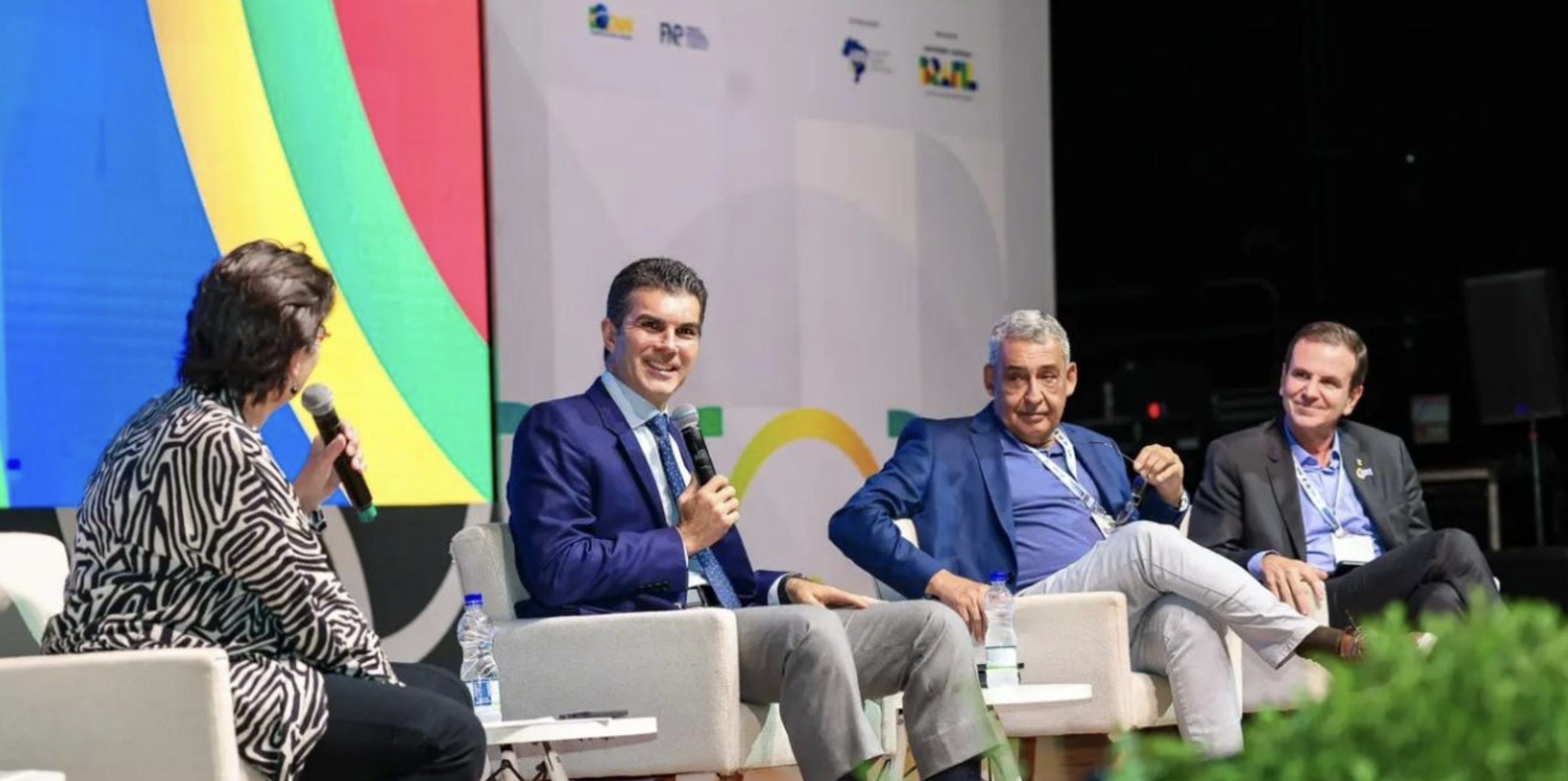 Governador Helder Barbalho apresenta ações para a COP 30 em Belém durante encontro nacional de prefeitos