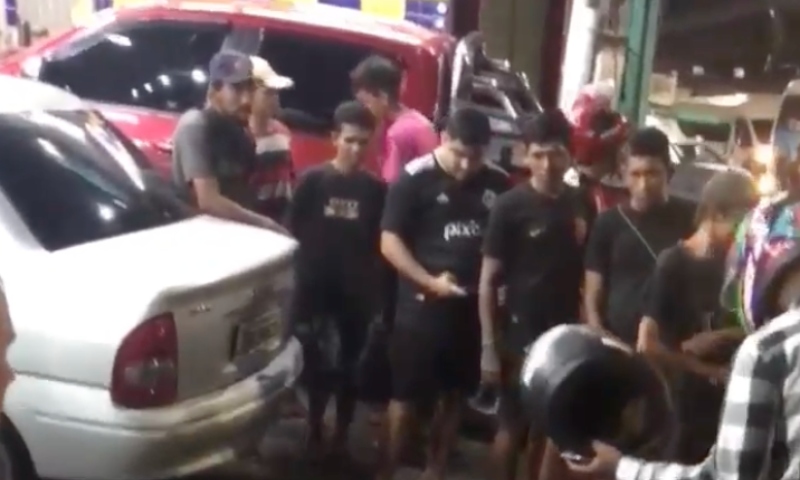 Veja momento em que ladrão de moto é espancado até a morte em Manaus