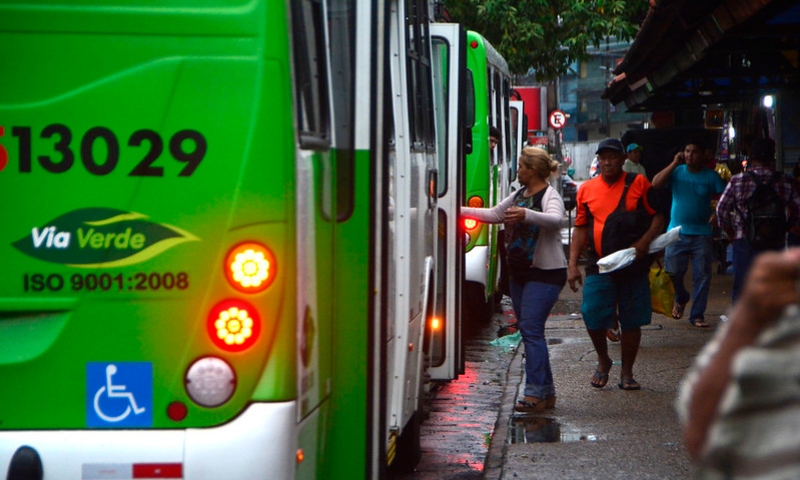 Decisão judicial suspende aumento da passagem de ônibus em Manaus