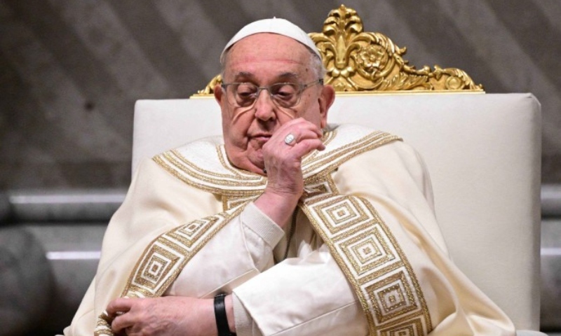 Papa Francisco completa 1 semana internado com pneumonia; quadro de saúde teve melhora