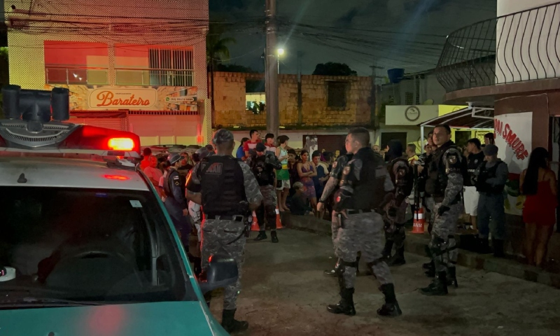 Urgente: homem é baleado com a filha  de 5 anos no colo no bairro Alvorada; veja vídeo