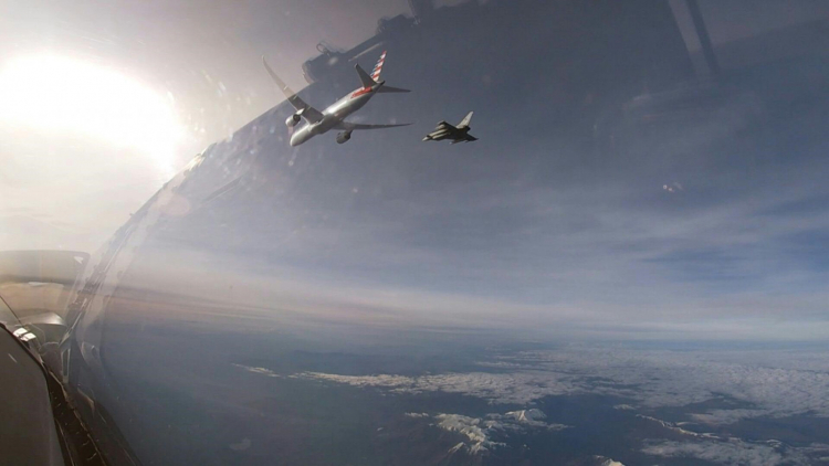 Voo da American Airlines é desviado após alerta de bomba