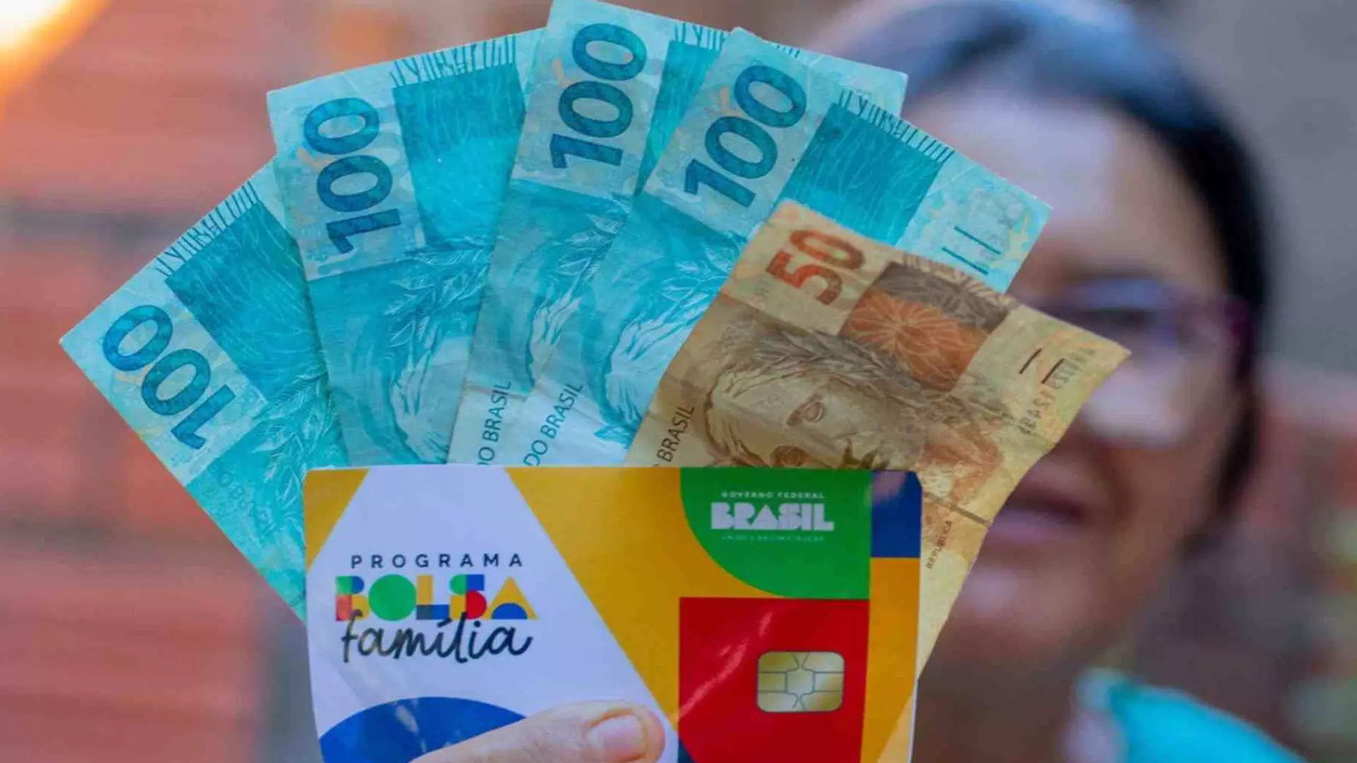 Beneficiários do Bolsa Família com NIS final 7 recebem pagamento nesta terça-feira (25)