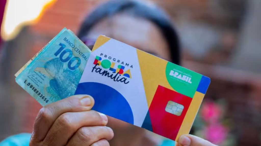 Beneficiários do Bolsa Família com NIS final 8 recebem pagamento nesta quarta-feira (26)