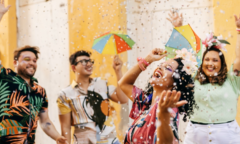 Fecomércio AM divulga horário de funcionamento do comércio na semana do Carnaval 2025; confira