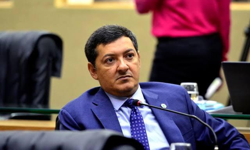 “Enlouqueceu”: deputado Felipe Souza “peita” o governador e derruba veto de Wilson Lima na ALEAM