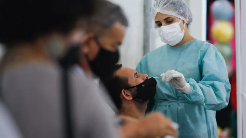 Alerta: casos de Covid-19 disparam 177% no Amazonas em menos de um mês