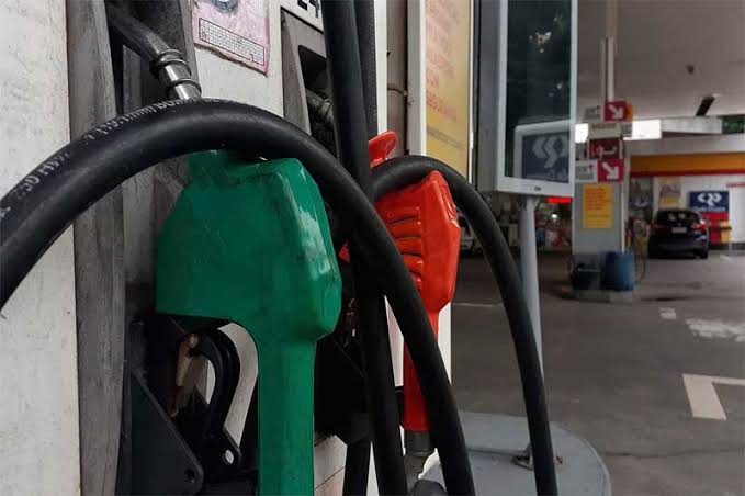 “Máfia dos combustíveis”: estudo mostra que gasolina em Manaus tem preços fixos e sem variação entre bandeiras
