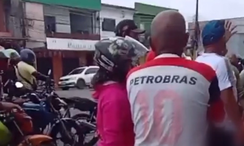 Motoqueiro morre em grave acidente na zona Leste de Manaus; veja vídeo