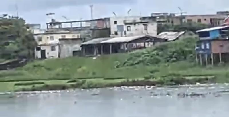 Urgente: corpo é encontrado boiando em igarapé no Educandos; veja os vídeos