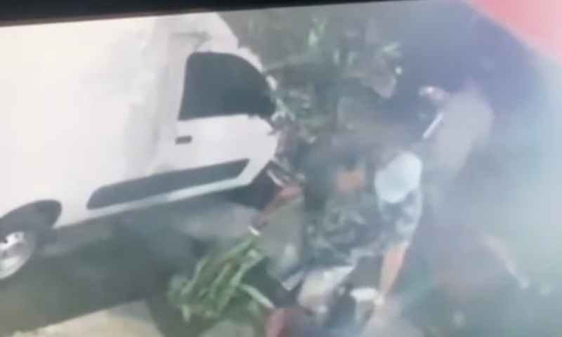Agiota se cansa de enrolação e estoura a cabeça de cliente em adega; veja vídeo