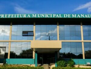Prefeitura emite nota sobre a viagem do prefeito David Almeida e esposa