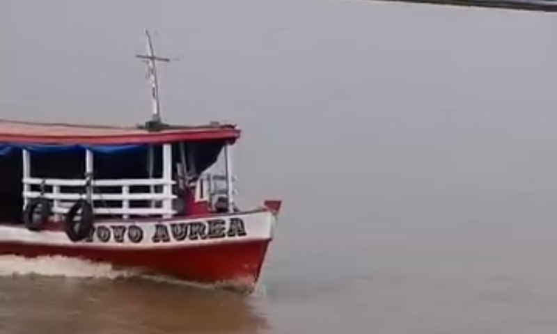 Marinheiro dorme e causa acidente de barco no Amazonas; veja vídeo