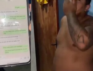 Mulher descobre "conversas picantes" do marido com outro homem: 'não quero ela, eu quero é você'; veja vídeo