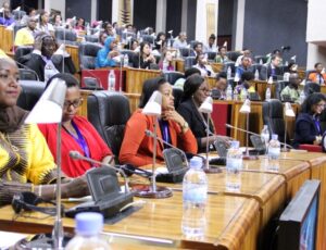 "Política ainda é coisa de homem?": Mulheres são só 27% dos parlamentares ao redor do mundo, diz ONU