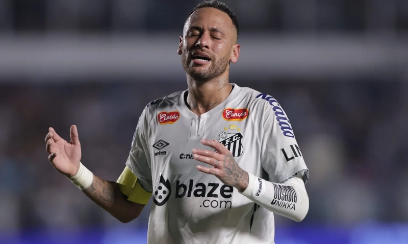 Neymar quebra silêncio e fala sobre lesão após críticas sobre ‘noitada’ no Carnaval