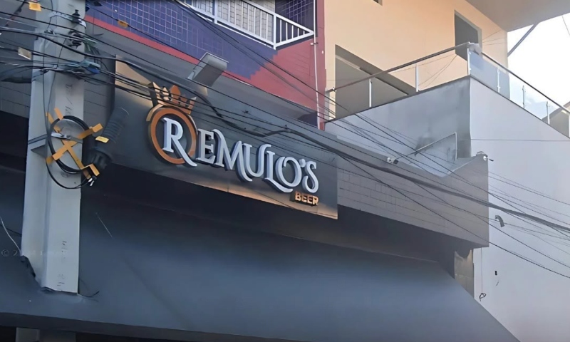 Cliente destrói quarto do Remulos Club após experiência frustrante com novinha do Job