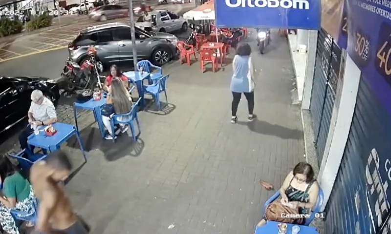 A última gelada: homem é morto enquanto tomava cerveja em bar; veja vídeo