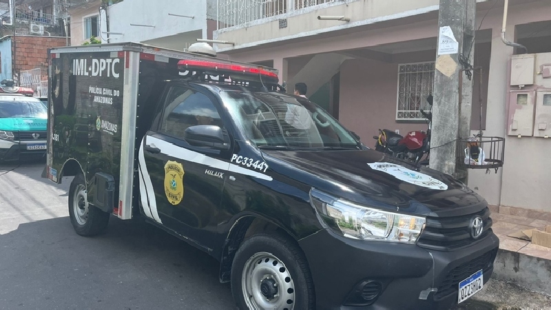 Jovem recebe ligação e termina morto na frente da família em Manaus; veja vídeo