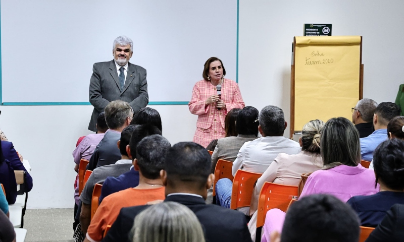 Escola de Contas do TCE-AM alinha cursos de 2025 com prefeitos, vereadores e representantes dos municípios
