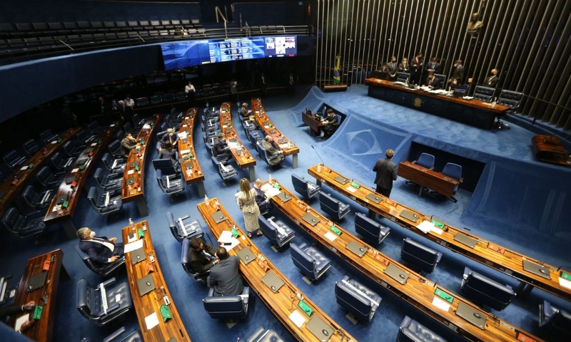 Senado aprova aumento de pena para quem cometer crime contra a mulher usando IA