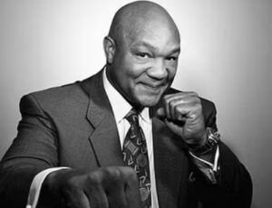 Lenda do boxe George Foreman morre aos 76 anos, deixando legado no esporte e nos negócios