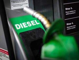 Diesel fica mais caro no Brasil e pressão cresce para Petrobras reduzir preços