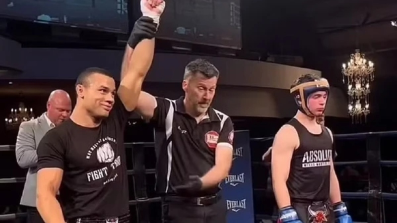 Lutador de MMA morre com doença da urina preta após luta