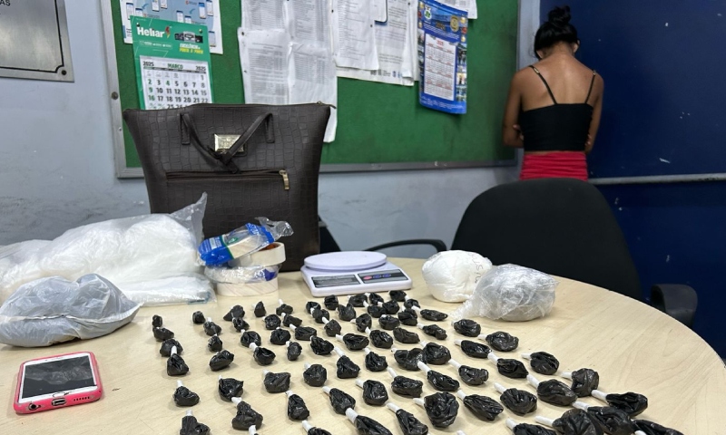 Mulher é presa com drogas prontas para distribuição no bairro São Jorge; veja vídeo
