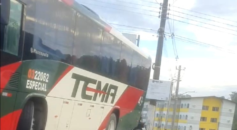Urgente: motoqueiro é atropelado por ônibus de rota no Cidade Nova