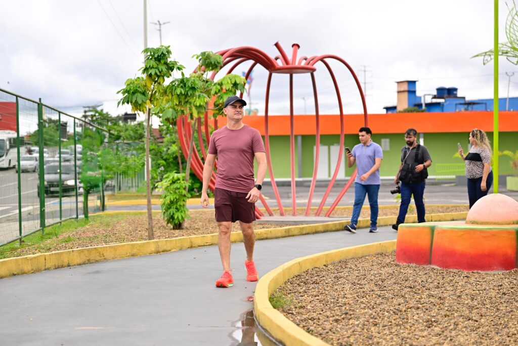 Prefeito David Almeida comemora a marca de 3 milhões de visitantes no parque Gigantes da Floresta