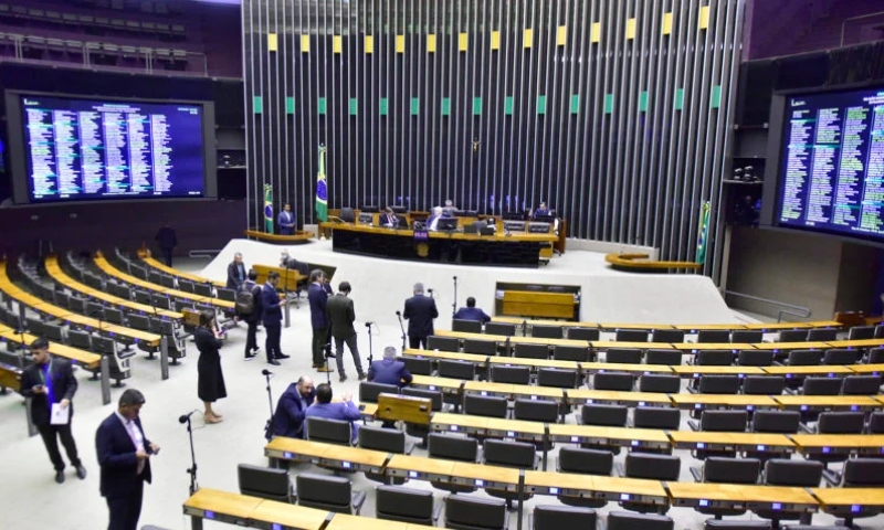 Oposição articula reunião com o presidente da Câmara dos Deputados nesta terça (1º) para debater anistia