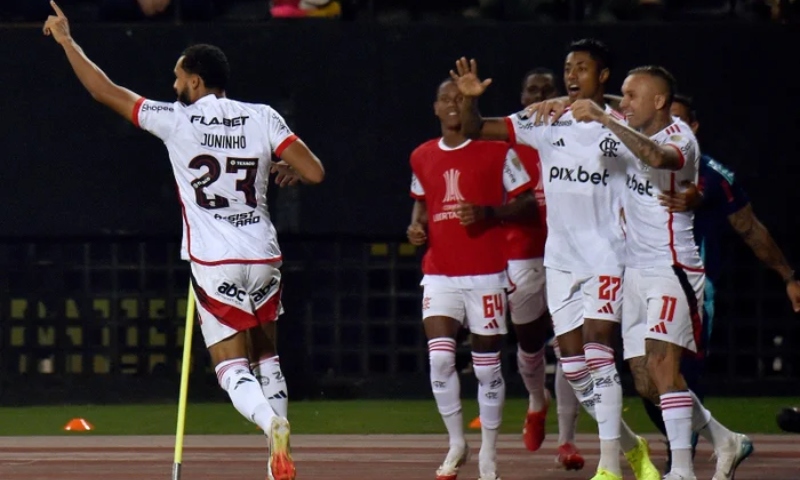 Flamengo vence Deportivo Táchira na estreia na Libertadores