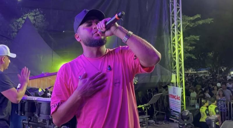 Cantor acusado de espancar a esposa já tinha prisão decretada por dívida de pensão em Manacapuru