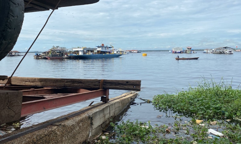 Corpo é encontrado boiando na Orla do Amarelinho em Manaus; veja vídeos