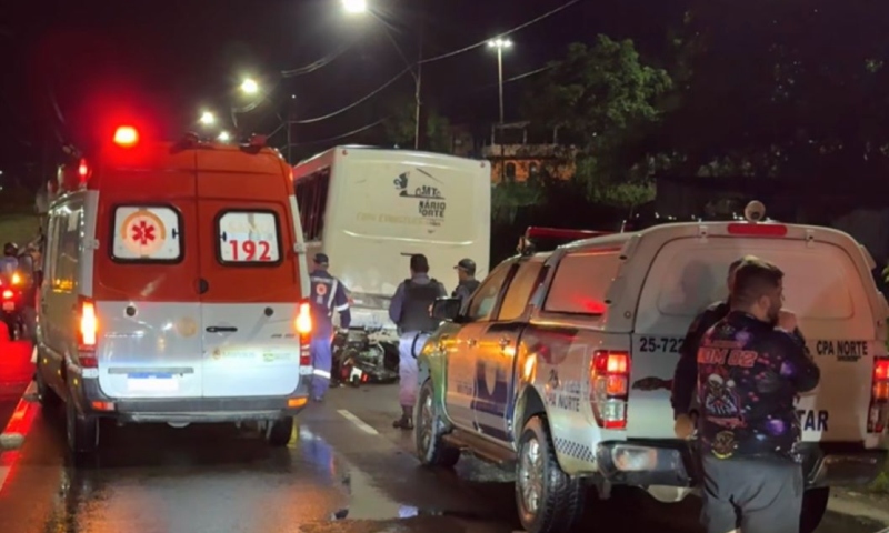 Motociclista e garupa morrem durante grave acidente na Avenida das Flores em Manaus; veja vídeo