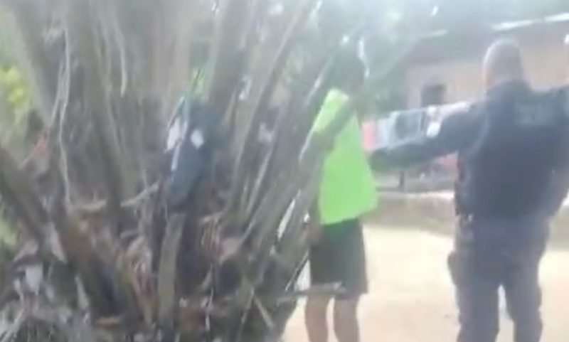 Mulher tenta matar policial para impedir prisão do marido em Borba, no Amazonas; veja vídeo