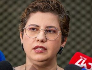 Mãe aceitava dinheiro para convencer cri4nças a se deit4rem com professor em Manaus, diz delegada; veja vídeo