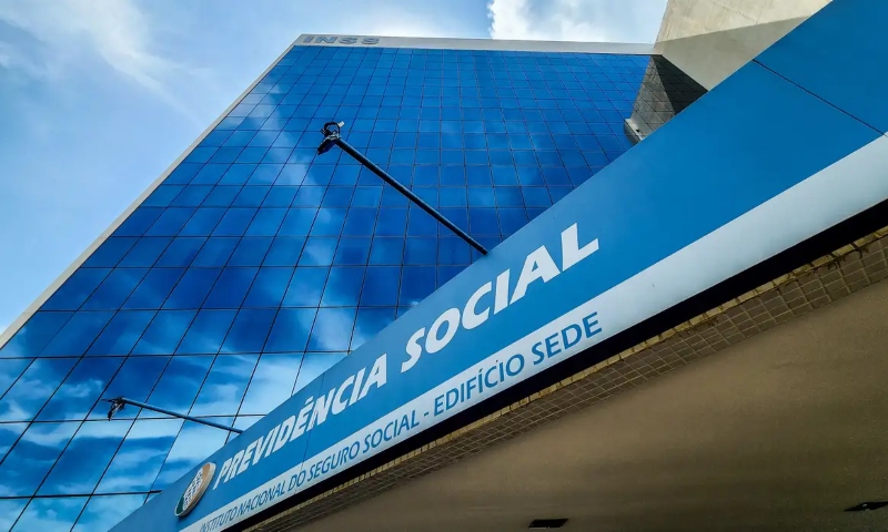 Segurado do INSS não precisa devolver dinheiro da revisão da vida toda, decide STF