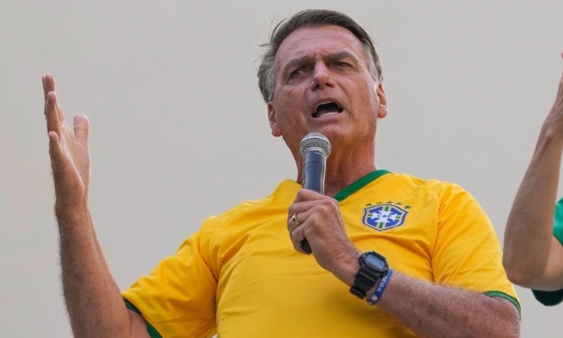 Bolsonaro será transferido em UTI aérea para Brasília
