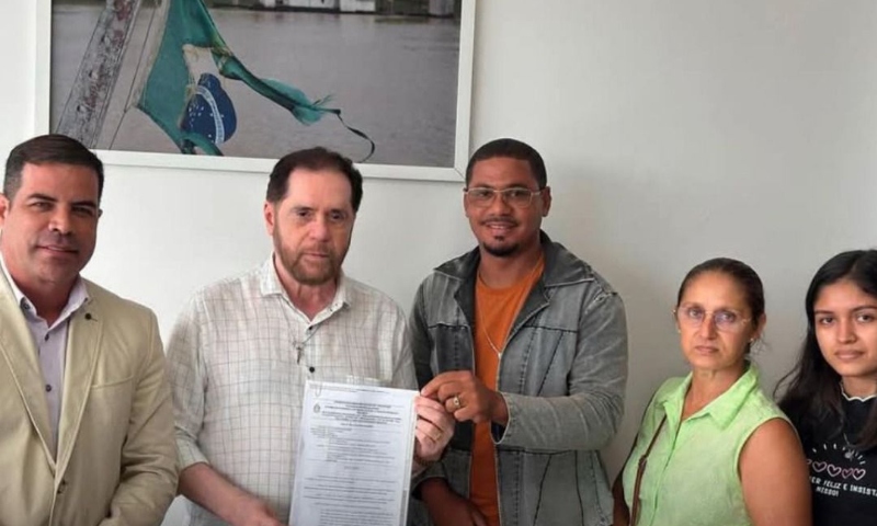 Aprovados no concurso de Manacapuru agradecem apoio do senador Plínio Valério para nomeação