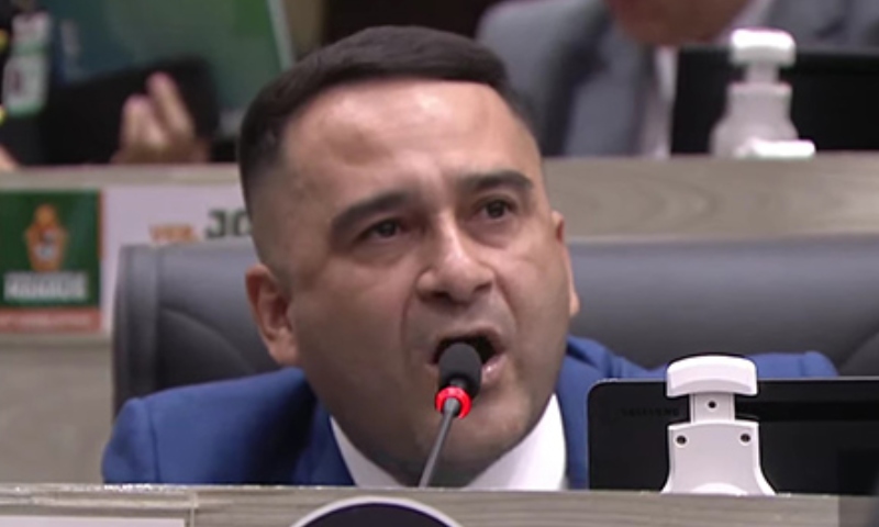 Teatro da desinformação: o show de horrores de Sargento Salazar que ameaça seu próprio mandato