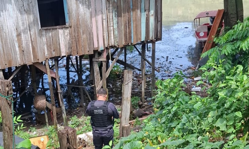 Corpo é encontrado boiando em igarapé no São Jorge; veja vídeo