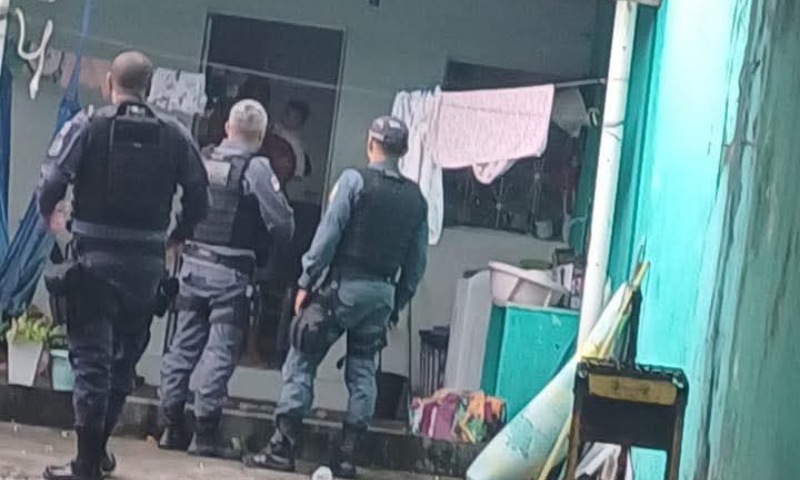 Urgente: recém-nascida é mantida refém na zona Norte de Manaus; veja