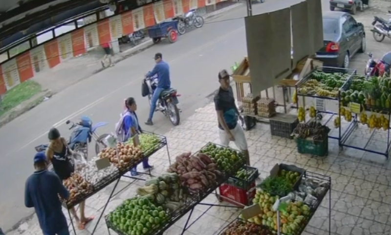 Vídeo mostra momento em que homem morre após ser atingido por caçamba em Itacoatiara; veja