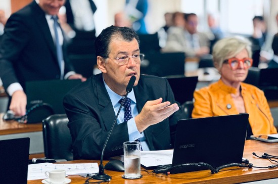 CCJ aprova plano de trabalho de Eduardo Braga para segunda fase da Reforma Tributária