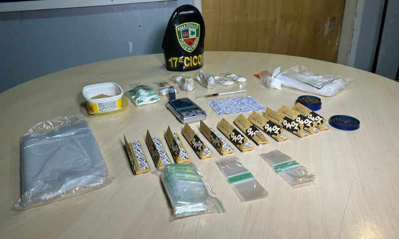 Homem é preso por tráfico de drogas após operação policial no bairro Redenção