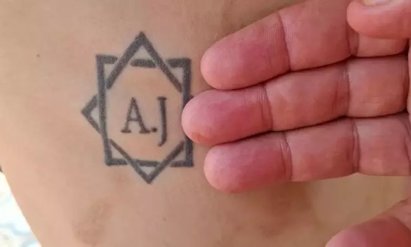 Trabalho escravo: vítima tatuada com iniciais dos patrões é resgatada em MG